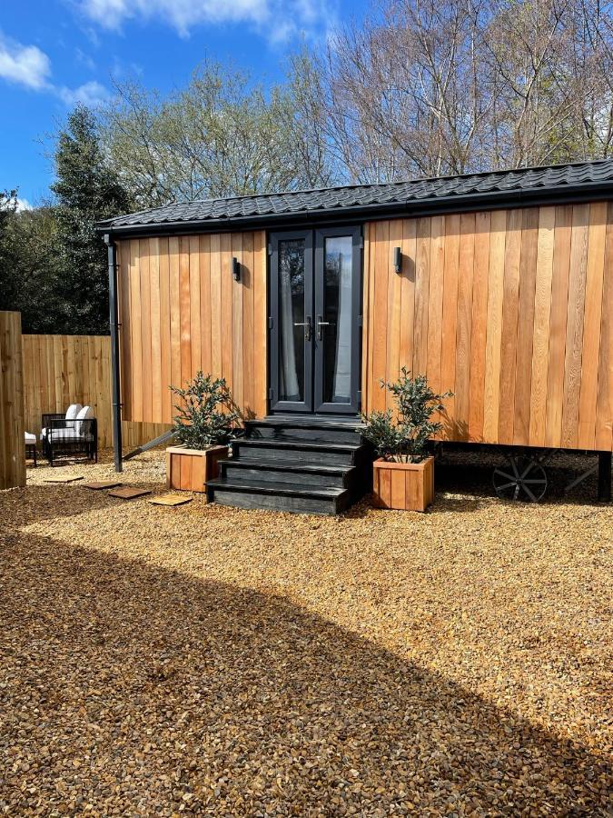 Dee Lodge With Private Hot Tub Llangollen Buitenkant foto